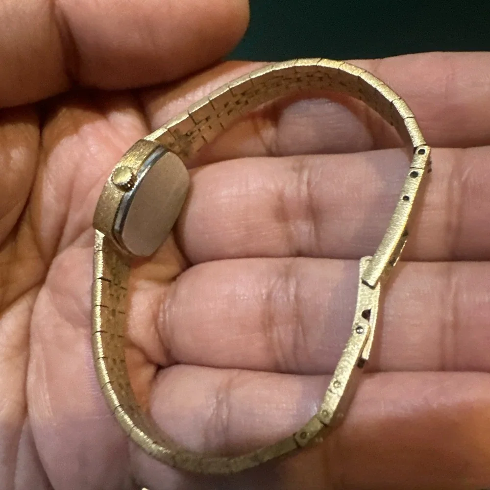 Works Vintage Waltham Diamond Quartz Ladies Watch Gold tone 16mm Fit 6.25